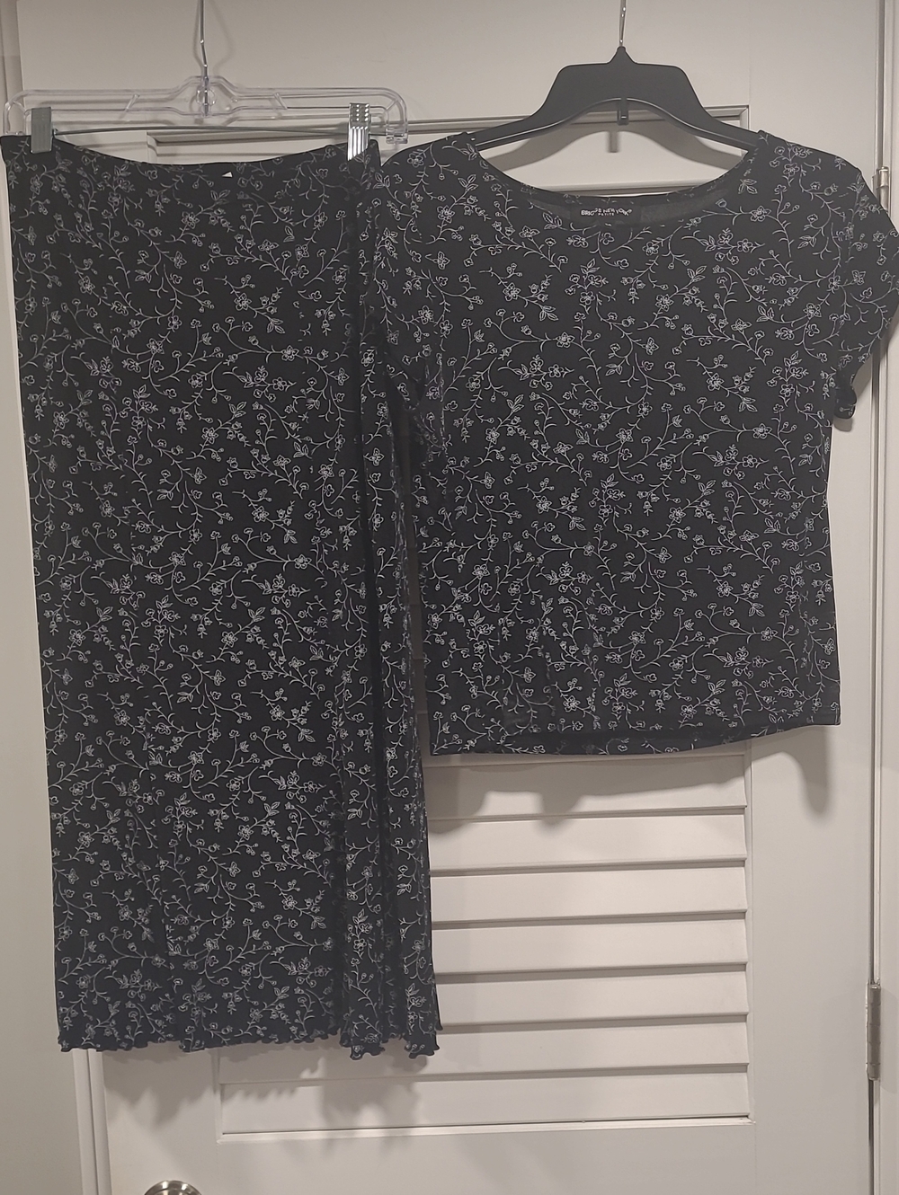 Briggs New York Black Floral Two-Piece Set